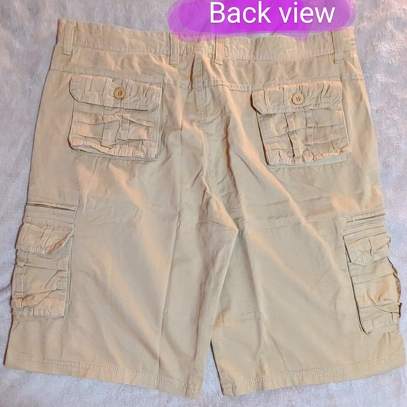 Linvich size 40* BNWOT, tan colour multi pocket, cargo shorts - Picture 9 of 11